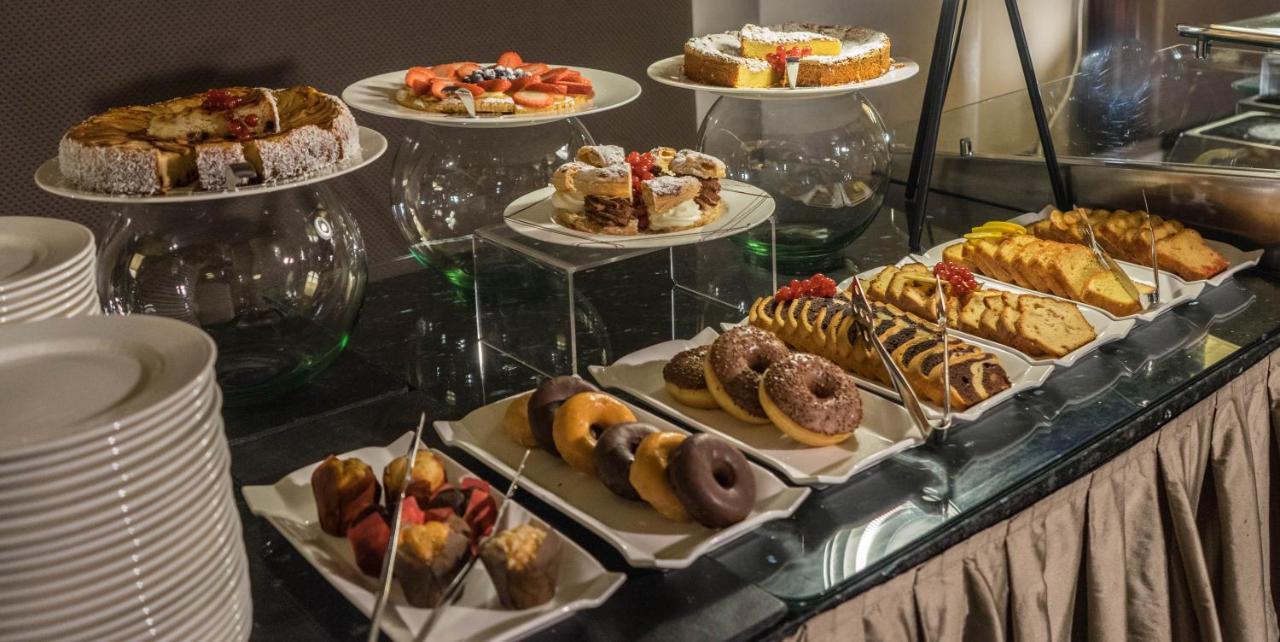 Hotel Ajana Улцин Екстериор снимка