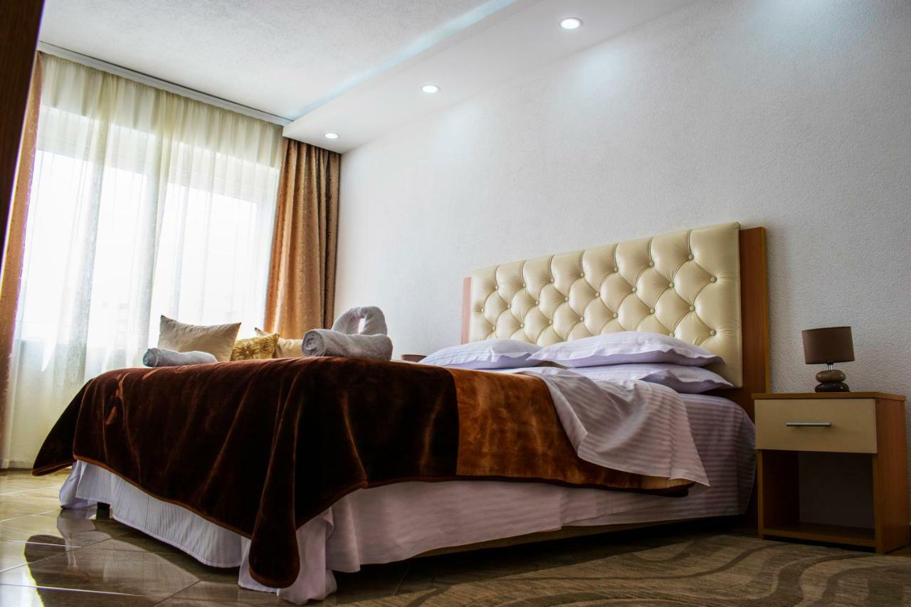 Hotel Ajana Улцин Екстериор снимка