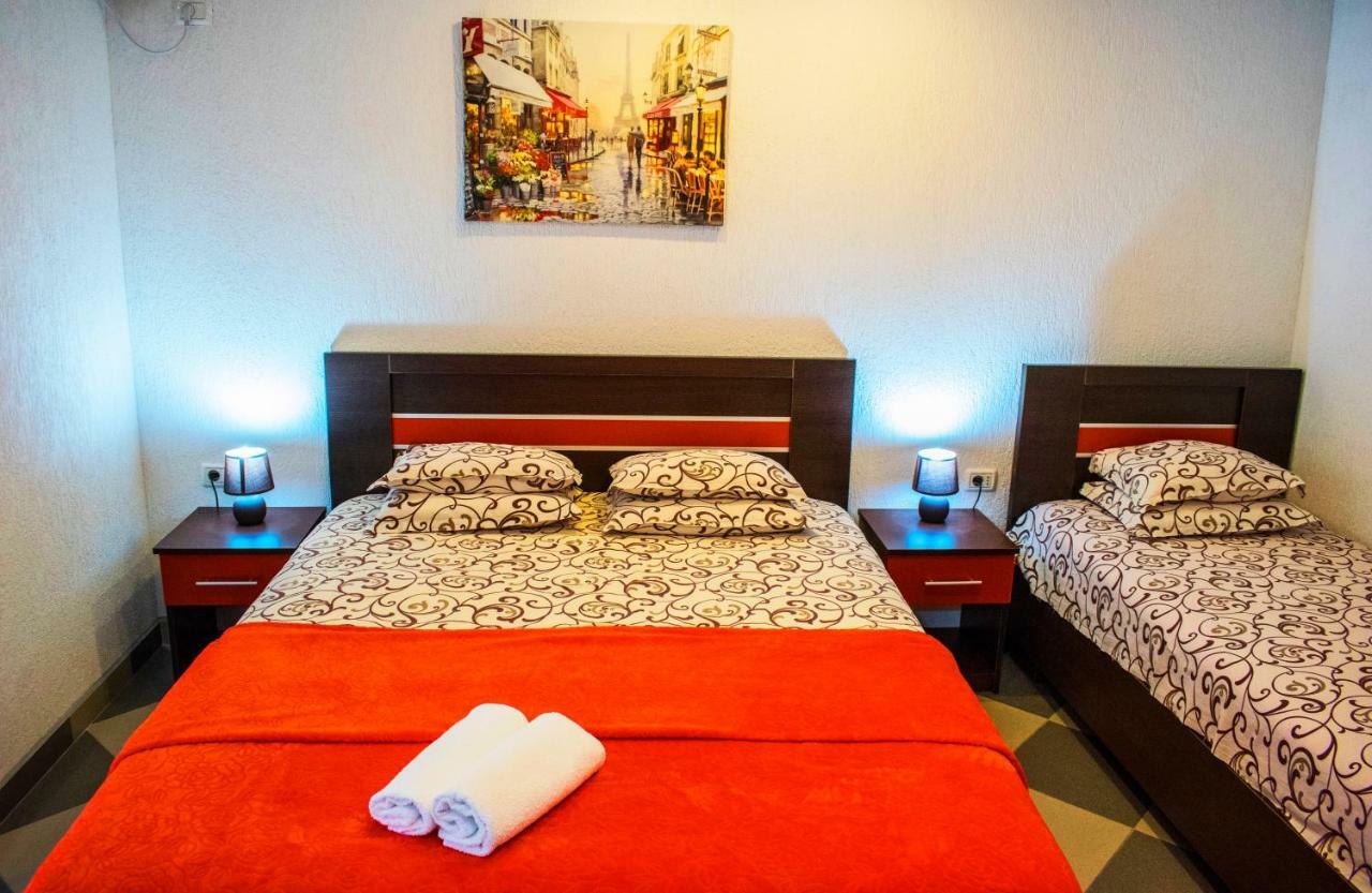 Hotel Ajana Улцин Екстериор снимка