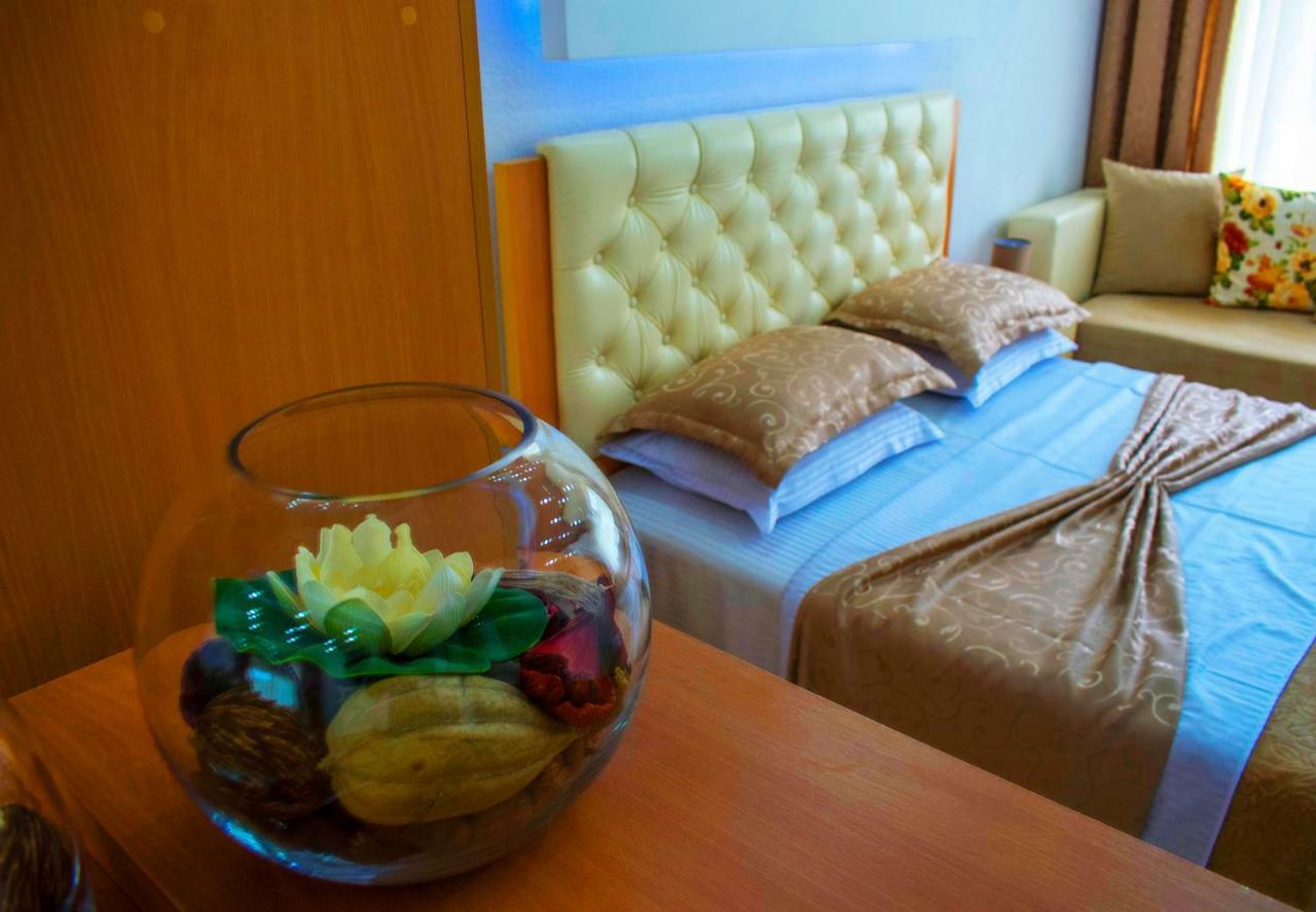 Hotel Ajana Улцин Екстериор снимка